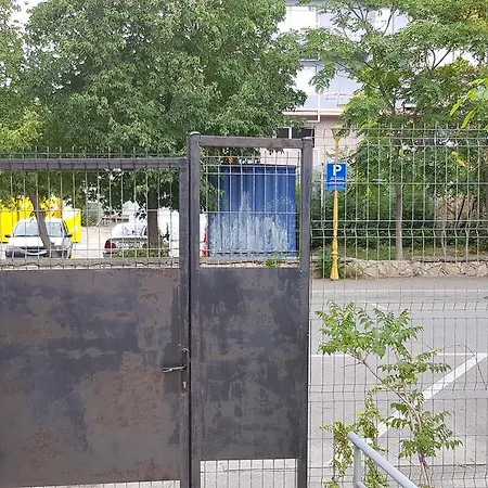 Hotel-hostel Mignon -private With Free Parking 3*