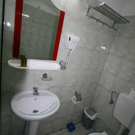 ゲストハウス Hotel-hostel Mignon -private With Free Parking 3*