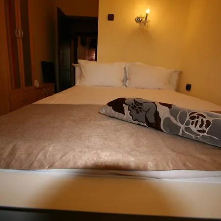Hotel-hostel Mignon -private With Free Parking Penzion
