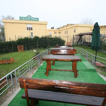 Hotel-hostel Mignon -private With Free Parking ゲストハウス 3*