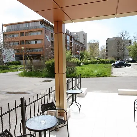 Hotel-hostel Mignon -private With Free Parking Pensiune