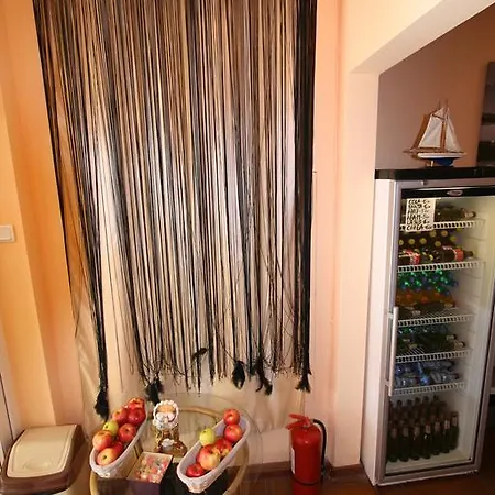 Hotel-hostel Mignon -private With Free Parking Pensiune