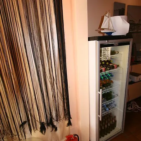 Hotel-hostel Mignon -private With Free Parking Pensiune 3*