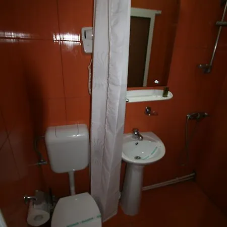 Hotel-hostel Mignon -private With Free Parking Mamaia