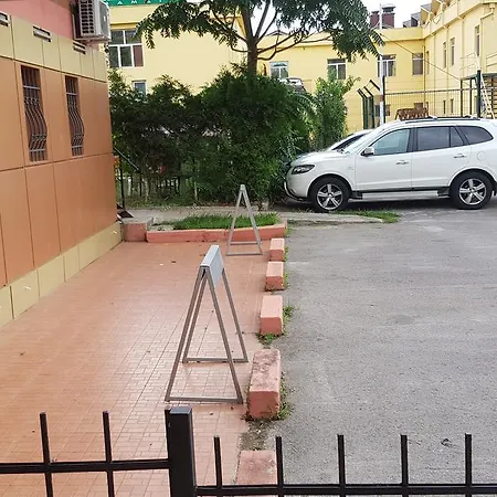Hotel-hostel Mignon -private With Free Parking Pensiune 3*