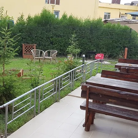 Hotel-hostel Mignon -private With Free Parking Pensiune 3*